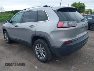 2019 Jeep Cherokee Latitude Plus z VIN 1C4PJMLB9KD287978, wystawiony jako IAAI lot #42228505 z przebiegiem 207 539 mil mil oraz . Historia ofert i sprzedaży dostępna na DreamBid. Obrazek 3.