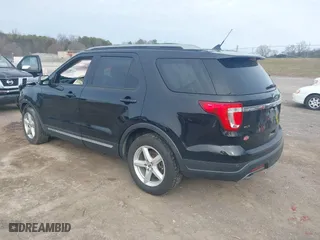 2019 Ford Explorer XLT with VIN 1FM5K7DH8KGA63524, listed as a IAAI auction lot 41600580 with 118,243 mi miles. Bid and sale history available at carsss.com. Image 3.