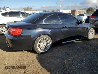 2011 BMW M3 with VIN WBSDX9C54BE584877, listed as a Copart auction lot 81104774 with 40,040 mi miles and Salvage Title. Bid and sale history available at carsss.com. Image 3.