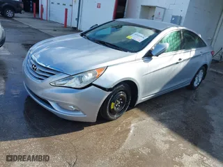2013 Hyundai Sonata GLS with VIN 5NPEB4AC7DH529809, listed as a IAAI auction lot 41921036 with 205,652 mi miles. Bid and sale history available at carsss.com. Image 2.