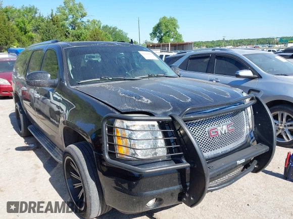 2008 GMC Yukon XL z VIN 1GKFK66838J228301, wystawiony jako IAAI lot #42226806 z przebiegiem 242 968 mil mil oraz . Historia ofert i sprzedaży dostępna na DreamBid. Obrazek 1.