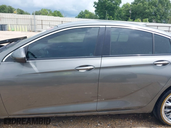 2018 Buick Regal Preferred with VIN W04GL6SX4J1136480, listed as a IAAI auction lot 42472510 with 117,210 mi miles and . Bid and sale history available at DreamBid. Image 14.