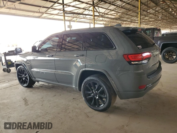 2020 Jeep Grand Cherokee Altitude z VIN 1C4RJEAGXLC405024, wystawiony jako Copart lot #58536155 z przebiegiem 67 441 mil mil oraz Szkoda całkowita • Salvage title. Historia ofert i sprzedaży dostępna na DreamBid. Obrazek 2.