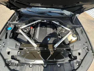 2021 BMW X6 xDrive40i z VIN 5UXCY6C02M9D88338, wystawiony jako Copart lot #50947775 z przebiegiem 116 477 mil mil oraz Czysty tytuł • Clean title. Historia ofert i sprzedaży dostępna na DreamBid. Obrazek 7.