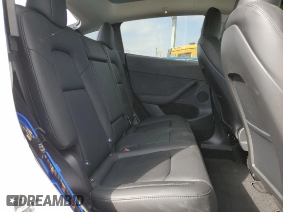 2025 Tesla Model Y Long Range with VIN 7SAYGDED6SF271931, listed as a Copart auction lot 43376015 with 261 mi miles and Salvage Title. Bid and sale history available at DreamBid. Image 10.