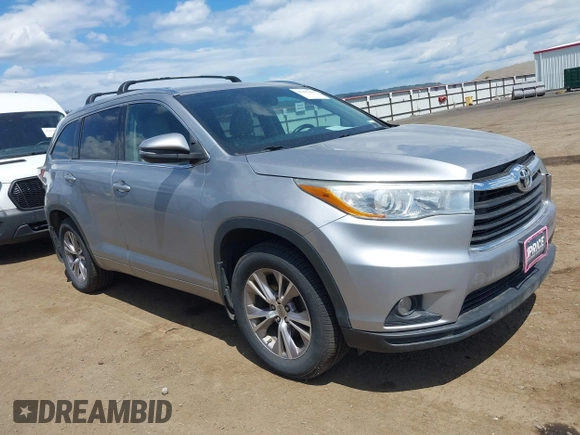 2015 Toyota Highlander XLE z VIN 5TDJKRFH9FS099780, wystawiony jako IAAI lot #42407689 z przebiegiem 159 406 mil mil oraz . Historia ofert i sprzedaży dostępna na DreamBid. Obrazek 1.