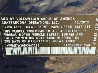 2013 Volkswagen Passat SE z VIN 1VWBN7A36DC047286, wystawiony jako IAAI lot #42243855 z przebiegiem 65 386 mil mil oraz . Historia ofert i sprzedaży dostępna na DreamBid. Obrazek 9.