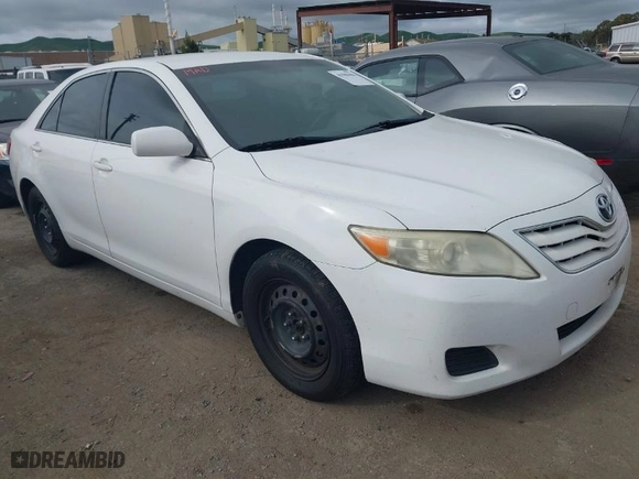 2011 Toyota Camry LE with VIN JTNBF3EK8B3012039, listed as a IAAI auction lot 41980486 with 1 mi miles. Bid and sale history available at carsss.com. Image 1.