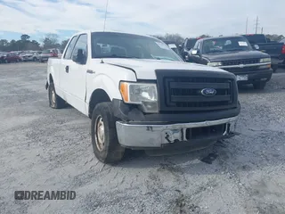 2014 Ford F-150 XL with VIN 1FTEX1CM5EKG08503, listed as a IAAI auction lot 41370072 with 286,117 mi miles. Bid and sale history available at carsss.com. Image 1.