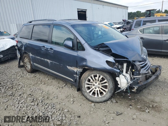 2017 Toyota Sienna XLE Auto Access Seat with VIN 5TDYZ3DCXHS825115, listed as a Copart auction lot 70457474 with Not provided miles and Salvage title. Bid and sale history available at DreamBid. Image 4.