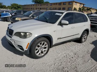 2011 BMW X5 35i with VIN 5UXZV4C55BL407979, listed as a Copart auction lot 53757955 with 165,895 mi miles and Clean Title. Bid and sale history available at carsss.com. Image 1.