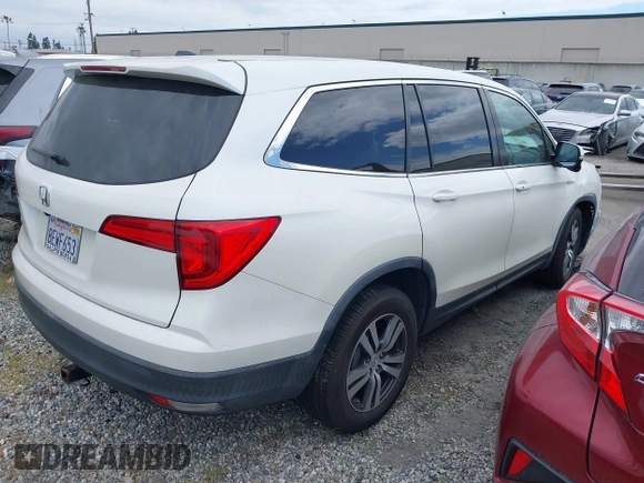 2018 Honda Pilot EX-L with VIN 5FNYF5H58JB029702, listed as a IAAI auction lot 41920659 with 43,851 mi miles. Bid and sale history available at carsss.com. Image 4.