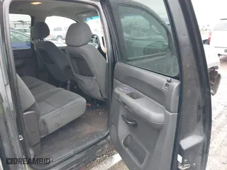 2008 Chevrolet Silverado 1500 LTZ with VIN 3GCEK13JX8G219680, listed as a IAAI auction lot 40938625 with 260,432 mi miles. Bid and sale history available at carsss.com. Image 8.