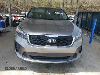 2019 Kia Sorento L z VIN 5XYPG4A32KG479030, wystawiony jako Copart lot #50903745 z przebiegiem 154 418 mil mil oraz Szkoda całkowita • Salvage title. Historia ofert i sprzedaży dostępna na DreamBid. Obrazek 5.