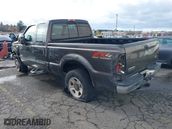 2006 Ford F-250 XL z VIN 1FTSX21PX6EA95609, wystawiony jako IAAI lot #40784632 z przebiegiem 248 193 mil mil oraz . Historia ofert i sprzedaży dostępna na DreamBid. Obrazek 3.