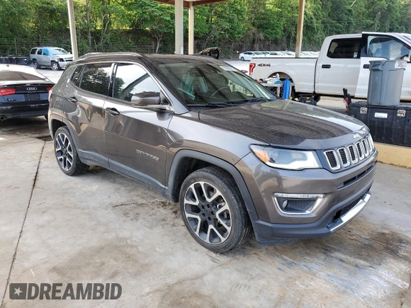 2018 Jeep Compass Limited z VIN 3C4NJCCBXJT361662, wystawiony jako Copart lot #57085315 z przebiegiem 61 815 mil mil oraz Szkoda całkowita • Salvage title. Historia ofert i sprzedaży dostępna na DreamBid. Obrazek 4.