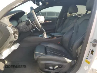 2020 BMW 5 Series 540i z VIN WBAJS1C01LCD37859, wystawiony jako Copart lot #61483155 z przebiegiem 49 087 mil mil oraz Szkoda całkowita • Salvage title. Historia ofert i sprzedaży dostępna na DreamBid. Obrazek 7.
