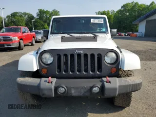 2013 Jeep Wrangler Unlimited Sport z VIN 1C4HJWDG9DL581643, wystawiony jako Copart lot #60775805 z przebiegiem 148 959 mil mil oraz Czysty tytuł • Clean title. Historia ofert i sprzedaży dostępna na DreamBid. Obrazek 5.