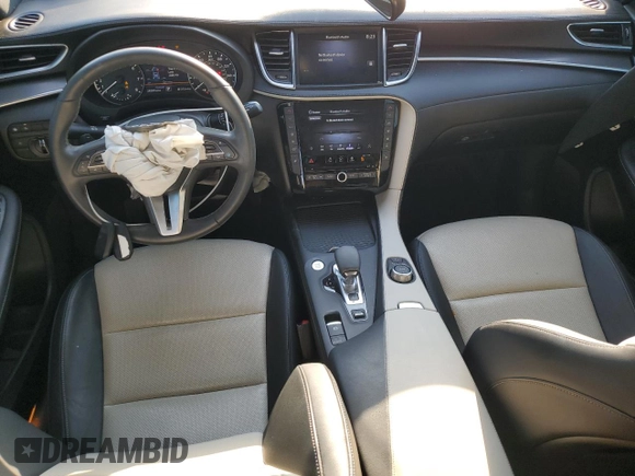 2023 Infiniti QX55 Luxe z VIN 3PCAJ5JR2PF112046, wystawiony jako Copart lot #41748665 z przebiegiem 26 500 mil mil oraz Szkoda całkowita • Salvage title. Historia ofert i sprzedaży dostępna na DreamBid. Obrazek 8.
