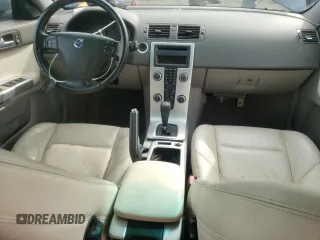 2011 Volvo V50 с VIN YV1672MW6B2607845, выставлен на аукционе Copart как лот 73304014 с пробегом Не указан миль и Списание • Salvage title. История ставок и продаж доступна на DreamBid. Изображение 8.