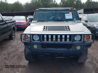 2005 Hummer H2 SUV with VIN 5GRGN23U65H101545, listed as a IAAI auction lot 41426274 with 293,821 mi miles. Bid and sale history available at carsss.com. Image 12.