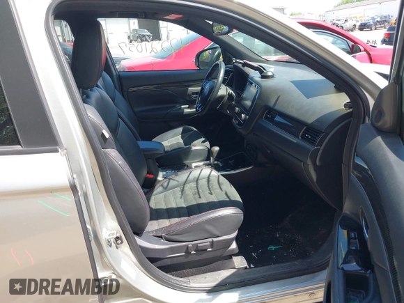 2020 Mitsubishi Outlander SE with VIN JA4AD3A36LZ046820, listed as a IAAI auction lot 42221057 with 79,758 mi miles and . Bid and sale history available at DreamBid. Image 5.