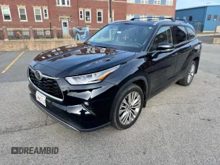 2022 Toyota Highlander Platinum z VIN 5TDFZRBH0NS226809, wystawiony jako Copart lot #51350925 z przebiegiem 25 146 mil mil oraz Czysty tytuł • Clean title. Historia ofert i sprzedaży dostępna na DreamBid. Obrazek 2.
