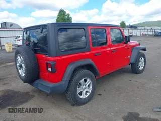 2020 Jeep Wrangler Unlimited Sport S z VIN 1C4HJXDN5LW279865, wystawiony jako IAAI lot #42236135 z przebiegiem 101 225 mil mil oraz . Historia ofert i sprzedaży dostępna na DreamBid. Obrazek 4.