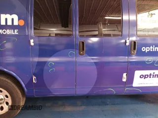 2013 Chevrolet Express Cargo z VIN 1GCSGAFX1D1133736, wystawiony jako IAAI lot #42302076 z przebiegiem 66 672 mil mil oraz . Historia ofert i sprzedaży dostępna na DreamBid. Obrazek 1.