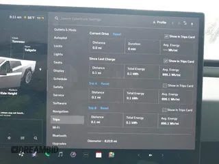 2024 Tesla Cybertruck z VIN 7G2CEHED6RA048460, wystawiony jako IAAI lot #42433721 z przebiegiem 8 019 mil mil oraz . Historia ofert i sprzedaży dostępna na DreamBid. Obrazek 7.