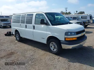 2006 Chevrolet Express Passenger with VIN 1GAHG35U061192639, listed as a IAAI auction lot 42465565 with 208,587 mi miles and . Bid and sale history available at DreamBid. Image 1.