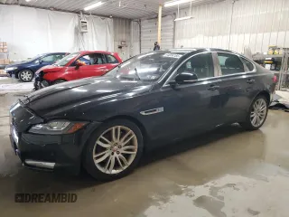 2016 Jaguar XF 35t Prestige with VIN SAJBK4BV7GCY20167, listed as a Copart auction lot 44058185 with 0 mi miles and Clean Title. Bid and sale history available at carsss.com. Image 1.
