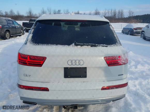 2018 Audi Q7 Premium Plus with VIN WA1LHAF77JD004096, listed as a IAAI auction lot 41376622 with 92,615 mi miles. Bid and sale history available at carsss.com. Image 16.