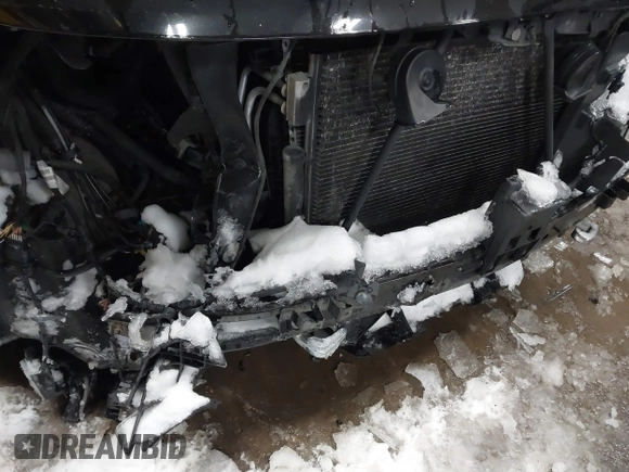 2019 Jeep Grand Cherokee Overland with VIN 1C4RJFCG4KC583691, listed as a IAAI auction lot 41505711 with 109,921 mi miles. Bid and sale history available at carsss.com. Image 6.