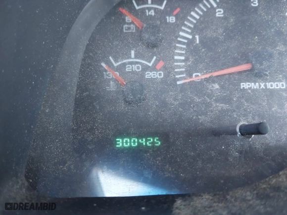 2001 Dodge Ram 1500 with VIN 3B7HF13Y71M515181, listed as a IAAI auction lot 41233988 with 300,425 mi miles. Bid and sale history available at carsss.com. Image 7.