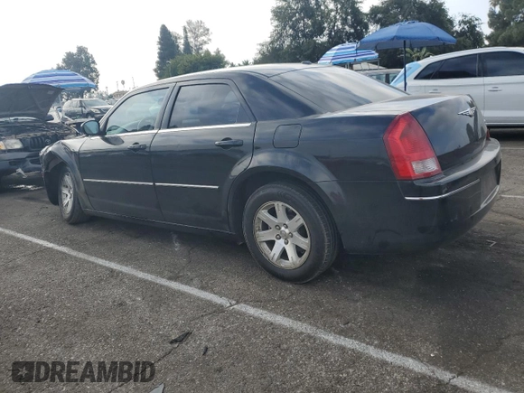 2007 Chrysler 300 Signature with VIN 2C3KA53G57H877394, listed as a Copart auction lot 71302834 with 134,697 mi miles and Salvage Title. Bid and sale history available at carsss.com. Image 2.