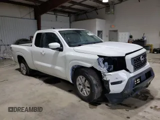 2023 Nissan Frontier S z VIN 1N6ED1CM3PN634203, wystawiony jako Copart lot #56314065 z przebiegiem 25 371 mil mil oraz Czysty tytuł • Clean title. Historia ofert i sprzedaży dostępna na DreamBid. Obrazek 4.