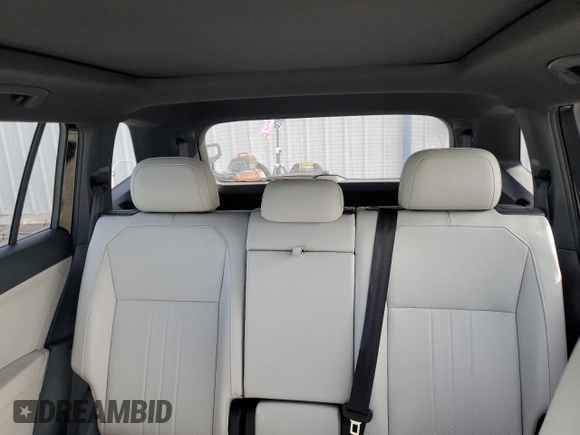 2022 Volkswagen Tiguan SE R-Line Black with VIN 3VVCB7AX9NM099855, listed as a Copart auction lot 53824465 with 31,617 mi miles and Salvage Title. Bid and sale history available at DreamBid. Image 10.