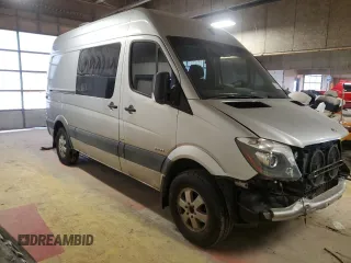 2014 Mercedes-Benz Sprinter with VIN WD3PE7DC8E5935347, listed as a Copart auction lot 88252445 with 187,828 mi miles and Salvage Title. Bid and sale history available at DreamBid. Image 4.