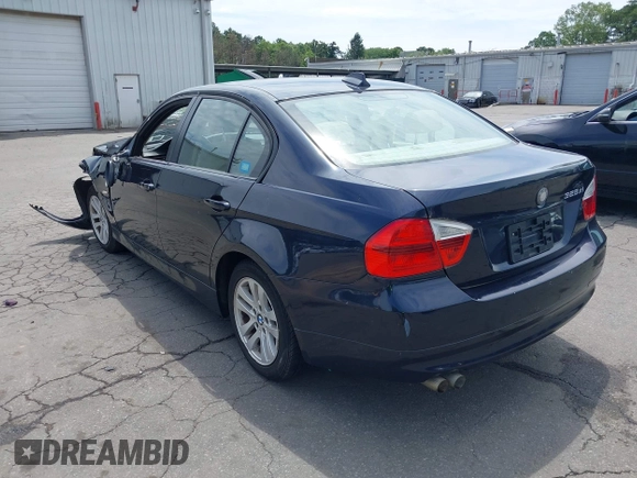 2007 BMW 3 Series 328xi z VIN WBAVC93577KX52072, wystawiony jako IAAI lot #42615912 z przebiegiem 138 000 mil mil oraz . Historia ofert i sprzedaży dostępna na DreamBid. Obrazek 3.
