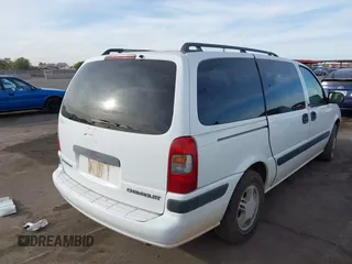2004 Chevrolet Venture LS with VIN 1GNDX03E04D267200, listed as a IAAI auction lot 41392552 with 165,704 mi miles. Bid and sale history available at carsss.com. Image 4.