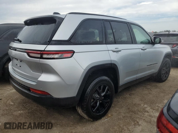 2024 Jeep Grand Cherokee Altitude with VIN 1C4RJGAG7R8546592, listed as a Copart auction lot 75140834 with Not provided miles and Non repairable. Bid and sale history available at DreamBid. Image 3.