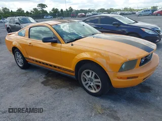 2007 Ford Mustang Deluxe with VIN 1ZVHT80NX75212760, listed as a IAAI auction lot 42716918 with 264,431 mi miles and . Bid and sale history available at DreamBid. Image 1.