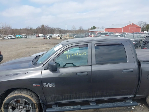 2017 Ram 1500 Express z VIN 3C6RR7KT2HG796410, wystawiony jako IAAI lot #41771608 z przebiegiem 140 662 mil mil oraz . Historia ofert i sprzedaży dostępna na DreamBid. Obrazek 14.