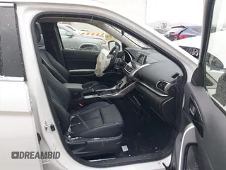 2019 Mitsubishi Eclipse Cross SE with VIN JA4AT5AA9KZ011622, listed as a IAAI auction lot 40920892 with 33,669 mi miles and . Bid and sale history available at DreamBid. Image 5.
