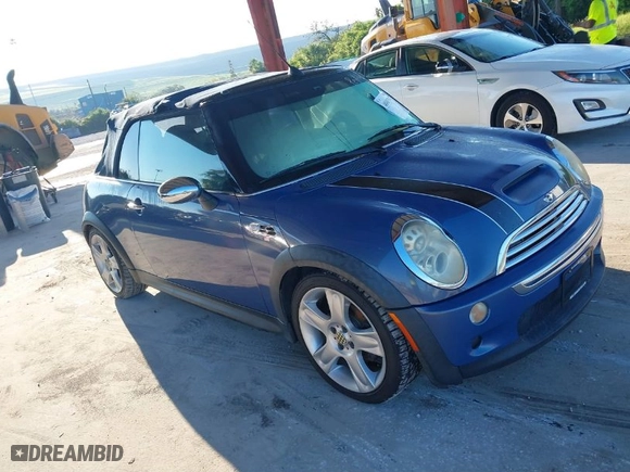 2005 MINI Cooper Convertible S with VIN WMWRH334X5TF81965, listed as a IAAI auction lot 40407947 with NaN miles. Bid and sale history available at carsss.com. Image 1.