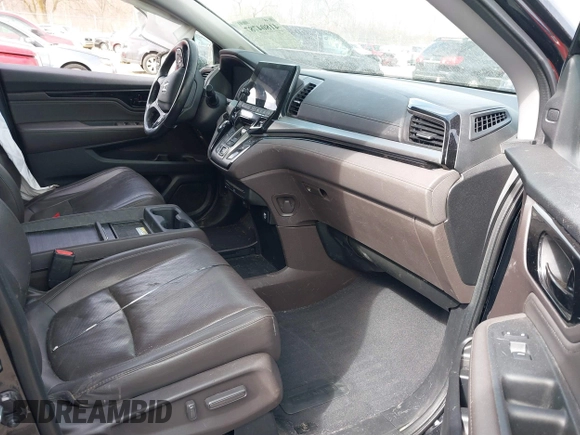 2018 Honda Odyssey Elite with VIN 5FNRL6H96JB079780, listed as a IAAI auction lot 41804787 with 62,861 mi miles. Bid and sale history available at carsss.com. Image 5.