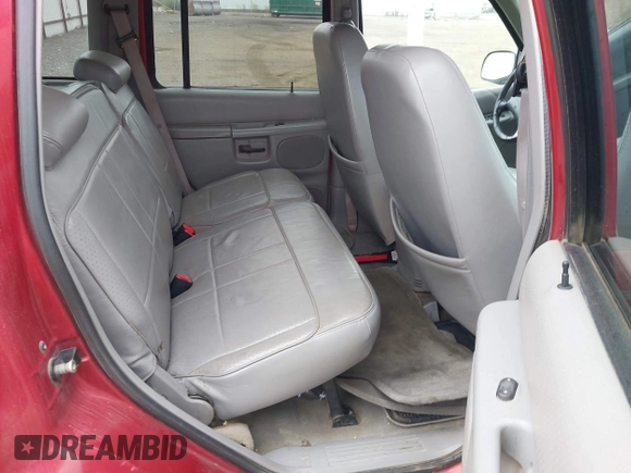 1998 Ford Explorer XL z VIN 1FMZU34E7WUA07656, wystawiony jako IAAI lot #42522560 z przebiegiem 187 244 mil mil oraz . Historia ofert i sprzedaży dostępna na DreamBid. Obrazek 8.