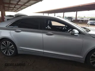 2017 Lincoln MKZ Reserve z VIN 3LN6L5E93HR603246, wystawiony jako IAAI lot #42024614 z przebiegiem 131 622 mil mil oraz . Historia ofert i sprzedaży dostępna na DreamBid. Obrazek 13.