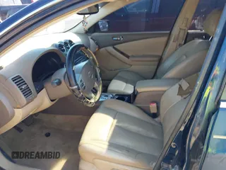 2007 Nissan Altima 2.5 with VIN 1N4AL21E87N464867, listed as a IAAI auction lot 41693359 with 1 mi miles. Bid and sale history available at carsss.com. Image 5.